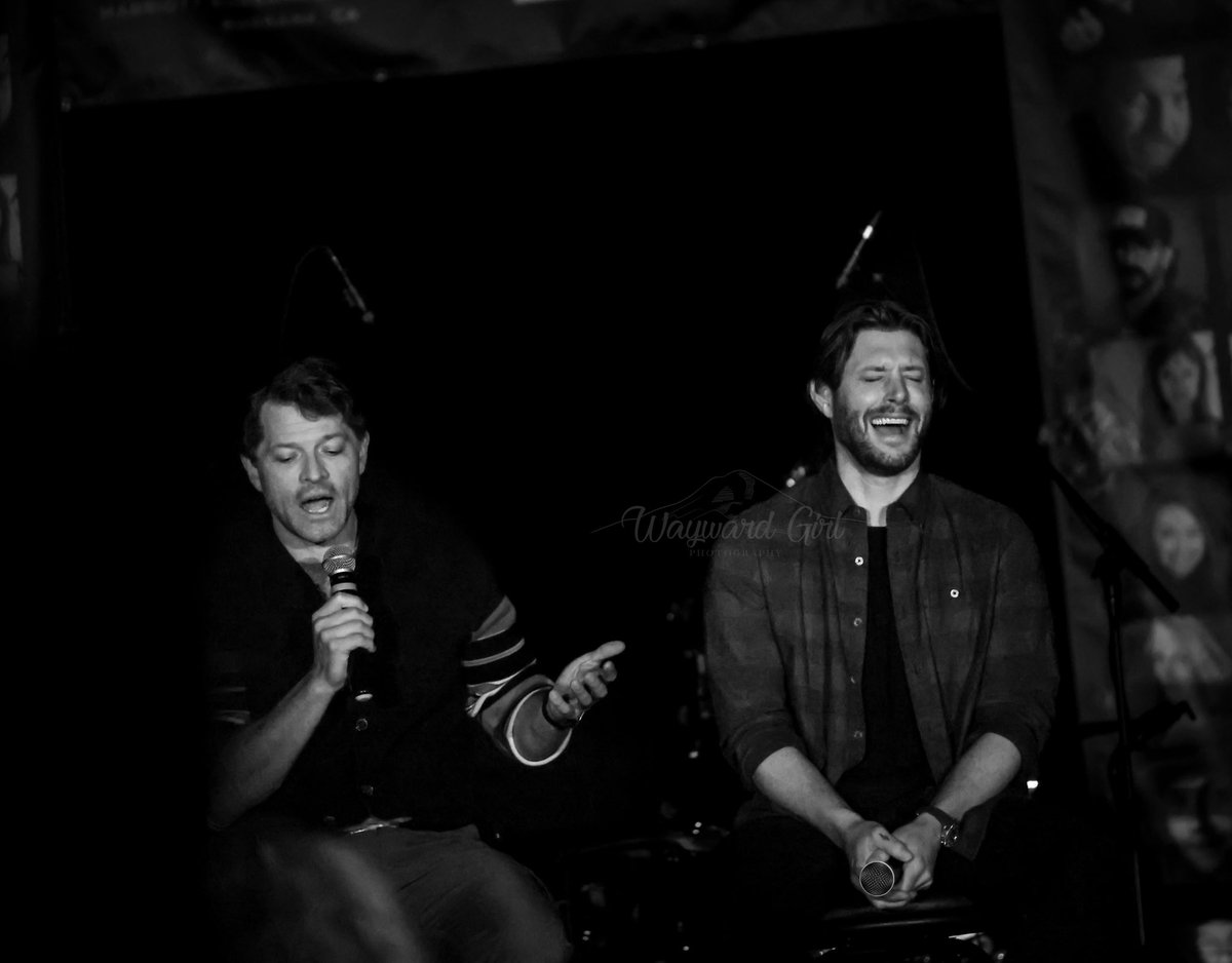 Misha tells a story, Jensen is like this guy is the funniest person I know #JensenAckles #MishaCollins #SPNBurbank