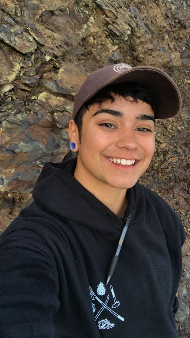 Watch Apollo Moon🏳️‍⚧️'s leaked NSFW photo on TwXstars