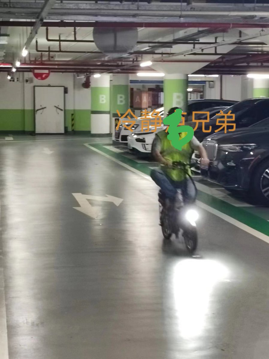 冷静点兄弟 tweet media