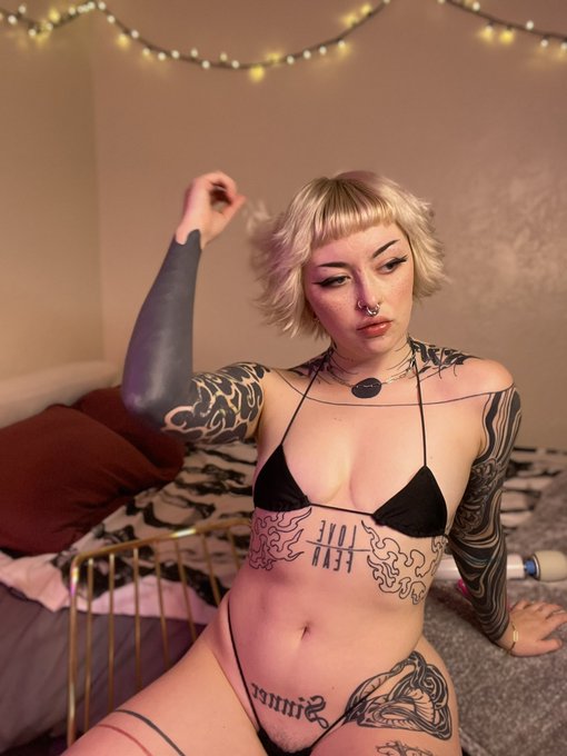 Back at it after moving and getting strep ~ https://t.co/DU76EnRWc7