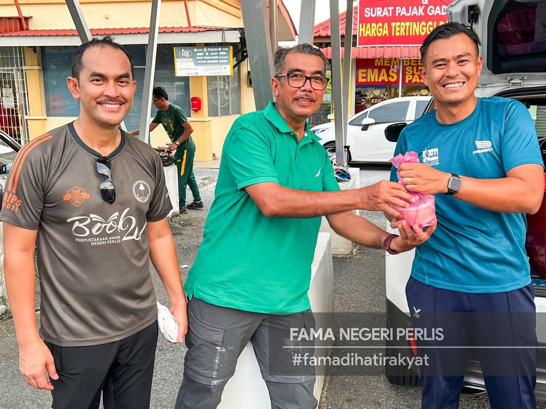 Hadir sama YB Tuan Mohd  Radhi bin Abas, Penasihat Undang Undang Negeri Perlis, Lt Kol. Lasahi Laiji, Timbalan Komander Rejimen 504 Askar Wataniah,Tuan Yang Dipertua Norazlan bin Yahaya, Yang Dipertua MPK dan Tuan Haji Mohd Nazim bin Hj Mohd Noor, Ketua Pegawai Eksekutif MAIPs.