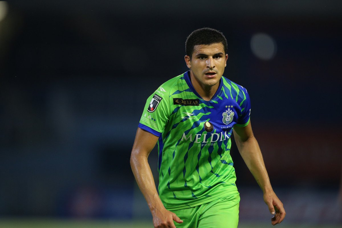 bellmare_staff's tweet image. 昨季まで在籍しました #タリク 選手が現役を引退することとなりました。

「私の人生は次の章に進む時が来ました。湘南ベルマーレに在籍していた間、素晴らしい愛に満ちたサポートをありがとうございました。ベルマーレは私の心の中でいつも特別な場所です！OTSUKARESAMADESHITA! 」

#bellmare