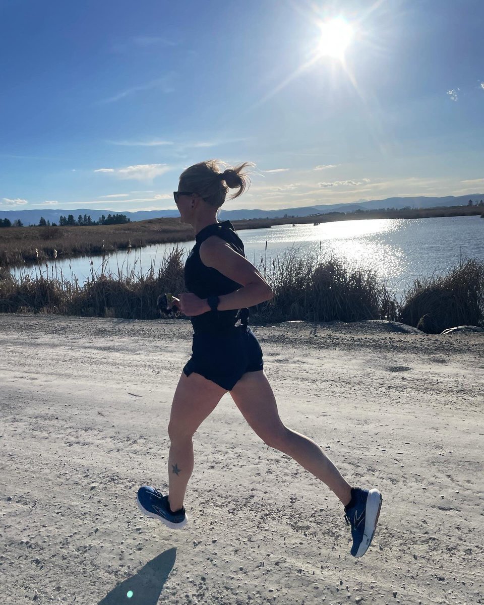 Running away from everything and closer to myself. This is how I do run therapy. 
#runtherapy #runnergirl #brooksrunningcollective