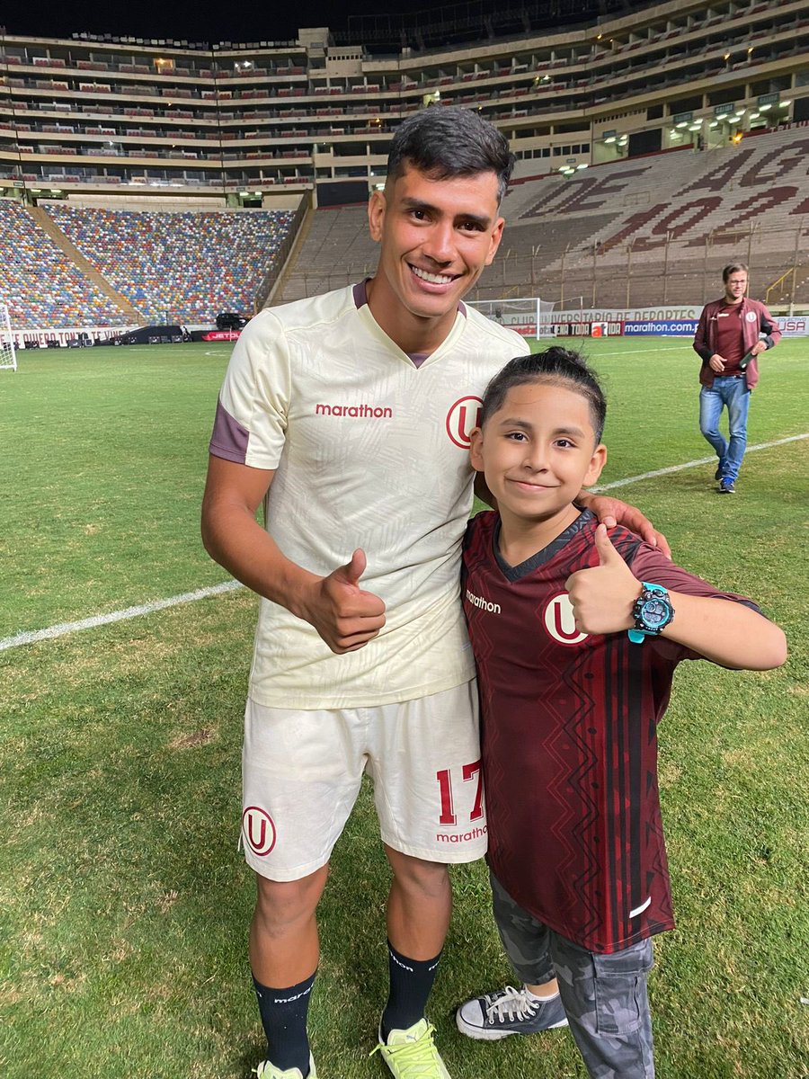 Hoy el “Tunche” Rivera se ganó el titularato en la “U”. Y Dale U !!! Universitario de Deportes.