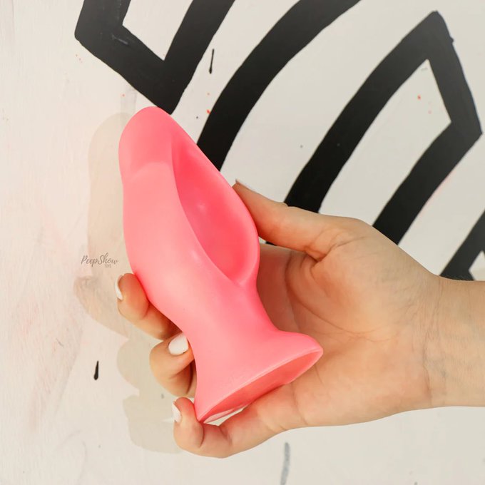 need the XL g-squeeze pussy plug in my life like i need oxygen, actually  https://t.co/ounTEj5cRj https://t