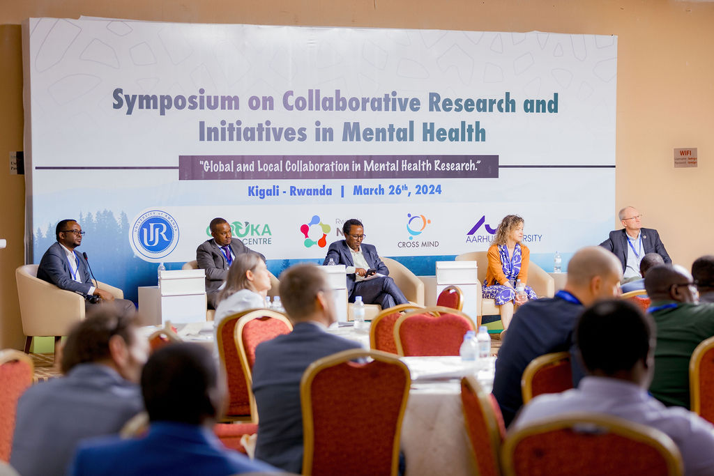 🌍 Last week we organized a symposium on 'Global & Local Collaboration in #MentalHealth #Research' in #Rwanda, hosted by @UniRwanda, @AarhusUni, & @RwNCDAlliance. A day filled with cross-cultural insights & forward-thinking discussions. #MentalHealthMatters