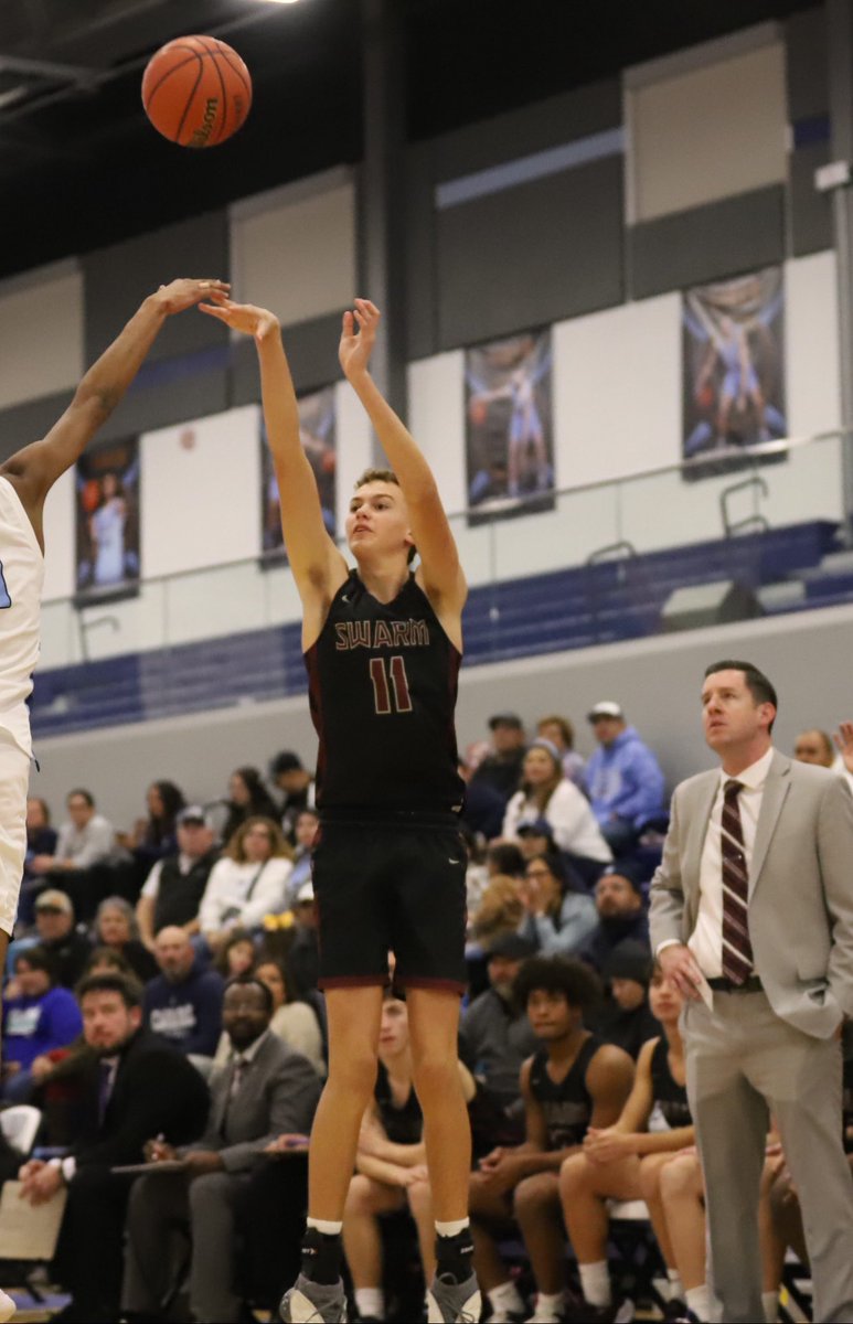CONGRATS to our own Patrick Eggleston for earning <a href="/CallerSports/">Caller Sports</a> Third-Team All-South Texas honors❕

#TOGETHER #CPH #SWARM