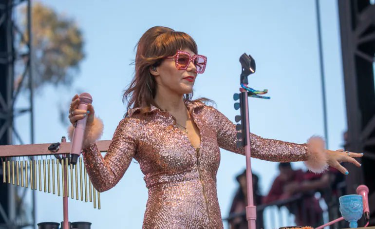 .@jennylewis Joins @TheSwampDogg On Collaborative New Single “Count The Days” music.mxdwn.com/2024/04/02/new… #NewSingle #Collab
