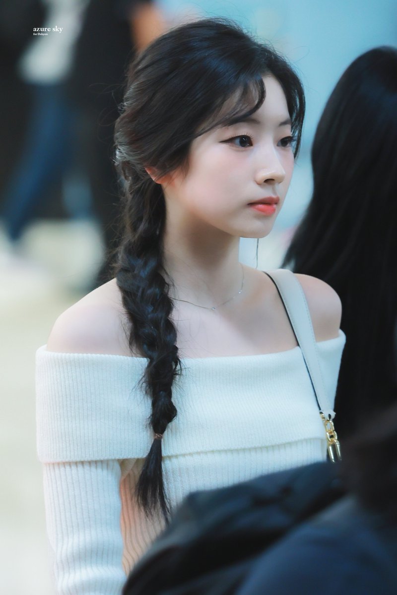 231008 GMP

공주님
같이 눈사람 만들래⛄️?

#TWICE #트와이스 #DAHYUN #다현