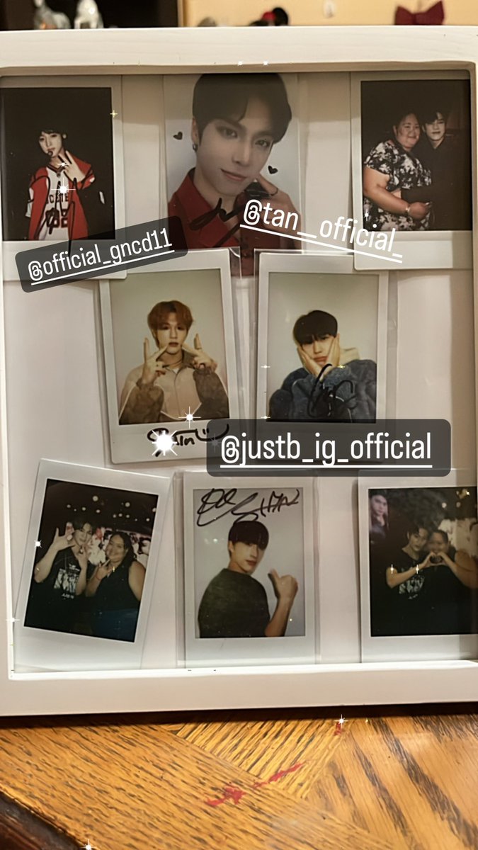 HuertaJacklyne's tweet photo. Love to add to my signed pcs and Polaroids @tan__official_ @JUSTB_Official @GoldenChild
#kpopconcerts #fanservice #kpop #boygroups #haveaspendingproblem https://t.co/fmKS8nrFdo