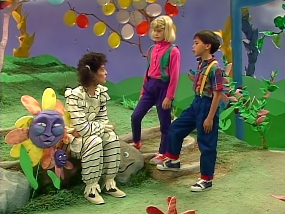 Caol_MacCormaic's tweet photo. thinking about weird shit I watched as a kid that fundamentally reshaped my brain but nobody else seems to remember https://t.co/BPCKtcqQUN