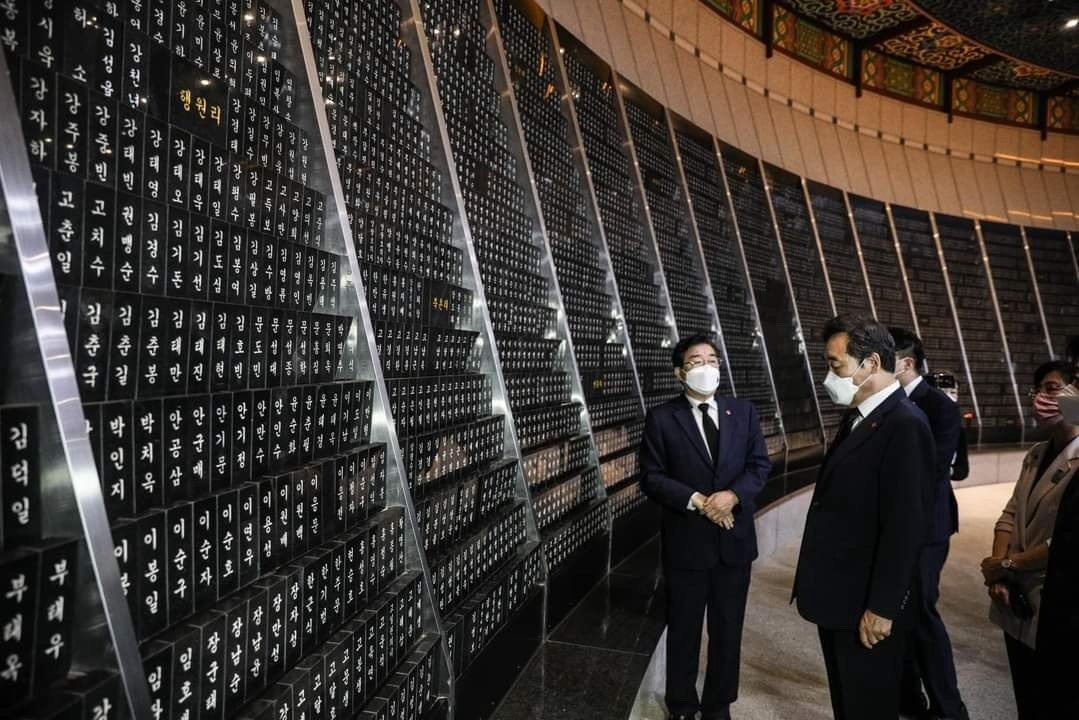 제주 4.3 특별법 통과.
이낙연이 한 일입니다.