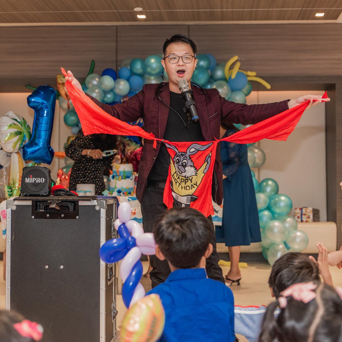 MagicPartyMacau's tweet photo. 澳門魔術師, 魔法生日派對
魔法生日會PARTY 澳門小朋友生日會，魔法生日會
 https://t.co/rtaOlWrukl
 #澳門魔術師 #macaumagician #澳門魔術派對 #澳門派對場地 #澳門充氣城堡 #macaumagic #澳門商場魔術表演 #澳門婚宴表演 #澳門近景魔術 #澳門大型魔術 #澳門魔術 #澳門小朋友生日會 https://t.co/xKKcPC0YpQ