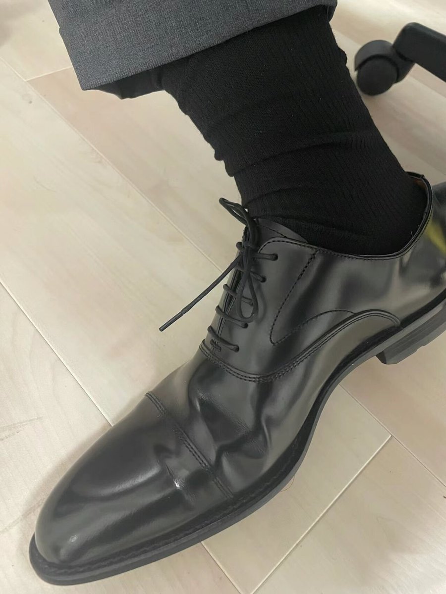 wangdc6's tweet photo. 喜欢乖一点，骚一点，会冲突吗？#正装S #母狗 #调教 #骚逼 #贱逼 #母畜 #肉便器 #肉棒 https://t.co/UWnjctwjIY
