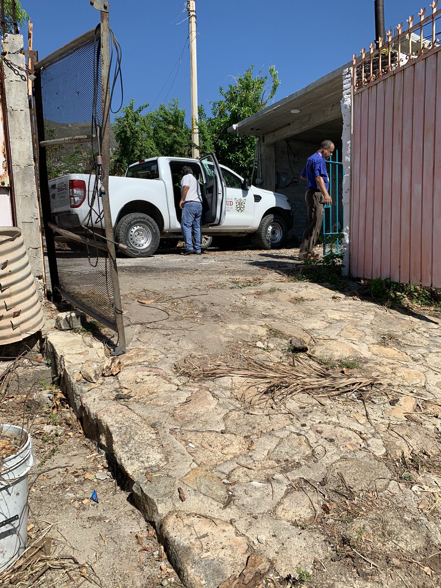 BelishaMar's tweet photo. Además, tu fiel subalterno graba el interior de mi casa estando yo desnuda con sus nuevas cámaras. Tan cob4rde que no sale cuando seguridad llega a pedir que retire sus vehículos de mi entrada. Pobrecito, debe tener todo pequeño, hasta… además del cerebro. https://t.co/q06k87xFcd