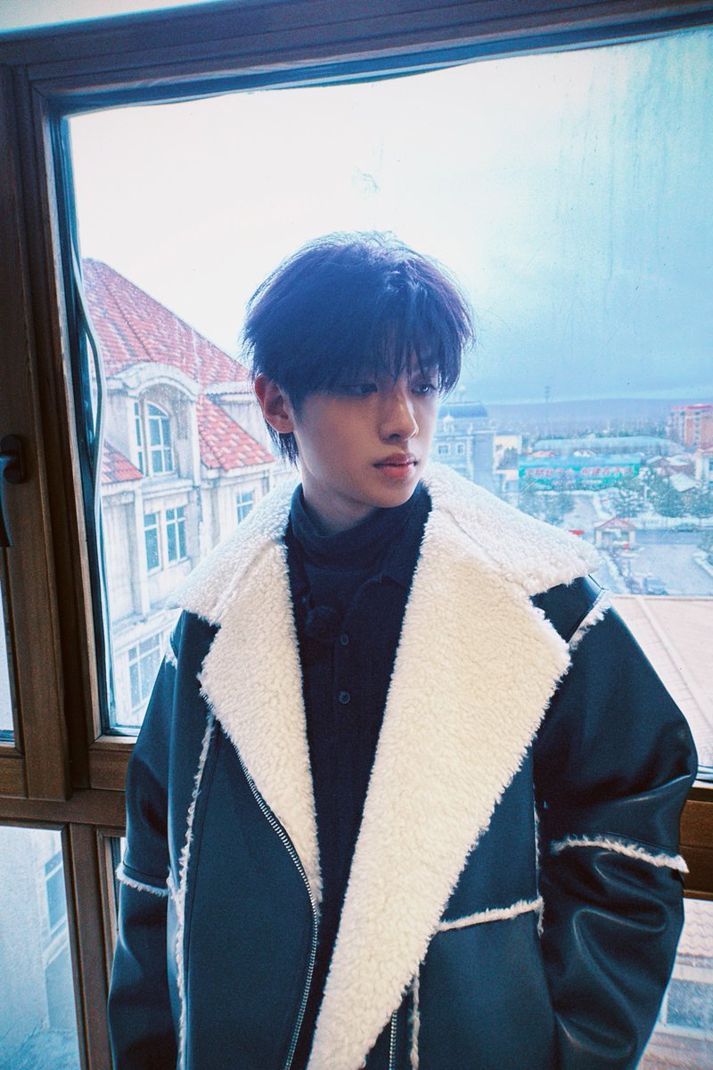 Justin #HuangMinghao shares new pics