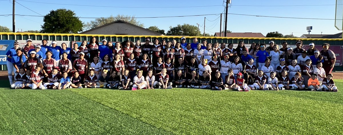 Sinton takes the WIN against Rockport 4-0! <a href="/Jamie22Burch/">Jamie Burch</a> had 15K’s &amp; allowed 2 hit. Alyah led the hits followed by Jamie. Tiny, Caylen, Breezy and McKenzie drove in our runs!! Sinton Little League joined us and so did our special Miss Londyn for our 1st Pitch! #AutismAwareness