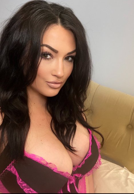 Good night world! #TuesdayNight https://t.co/x0xAJzxMHn<a href="/tag/tuesdaynight"class="tags">#TuesdayNight</a>