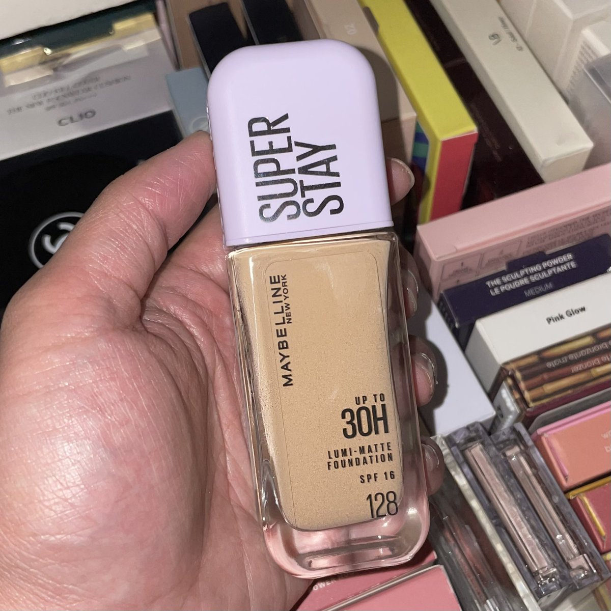 jjdoesitwork's tweet image. รองพื้น maybelline รุ่นใหม่คือเว่อมากกกก งานผิวกระเบื้องเคลือบแบบสุด เนื้อบางเบาแต่ปกปิดโคตรดี ลงให้บางก็ได้ ลงให้ปิดแบบสร้างผิวใหม่ก็ทำได้ แล้วผิวคือสวยมากกกก เป็นฟินิชแมทกึ่งโกลว์ นี่คือหน้าที่ผ่านมา 12 ชั่วโมงแบบไม่ได้ซับหน้าเลย คือโคตรทน ไม่มีการหลุดร่อน…