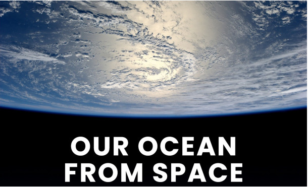 🌊EXPOSICIÓ | Del 8 d’abril al 6 de maig, al Portal de la Pau del #PortVell de Barcelona, us convidem a l'#exposició 'Our Ocean from Space'. Una oportunitat de veure els oceans des de l'espai! Promogut per l'@ICGCat i produïda per la UNESCO i l’ESA. 🔗 bit.ly/3VK8IG5