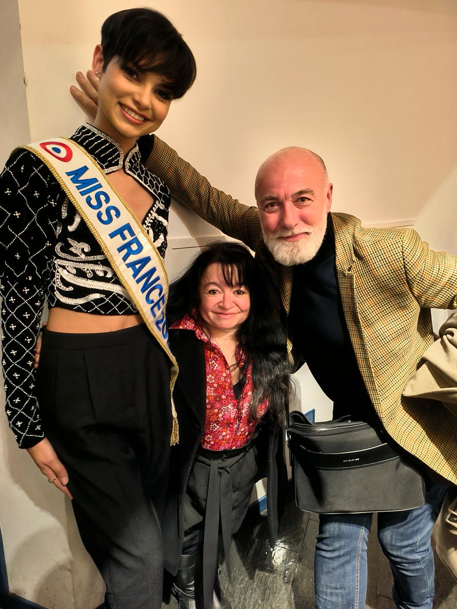 Depuis 1968, les 𝗝𝗲𝘂𝘅 𝗺𝗼𝗻𝗱𝗶𝗮𝘂𝘅 𝗦𝗽𝗲𝗰𝗶𝗮𝗹 𝗢𝗹𝘆𝗺𝗽𝗶𝗰𝘀 réunissent des athlètes en situation de handicap mental pour leur permettre de vivre la joie du sport.

<a href="/SPillonca/">stephanie pillonca</a> et Fabien Bouillaud ont suivi la préparation et le parcours de Jordan, Coraline et