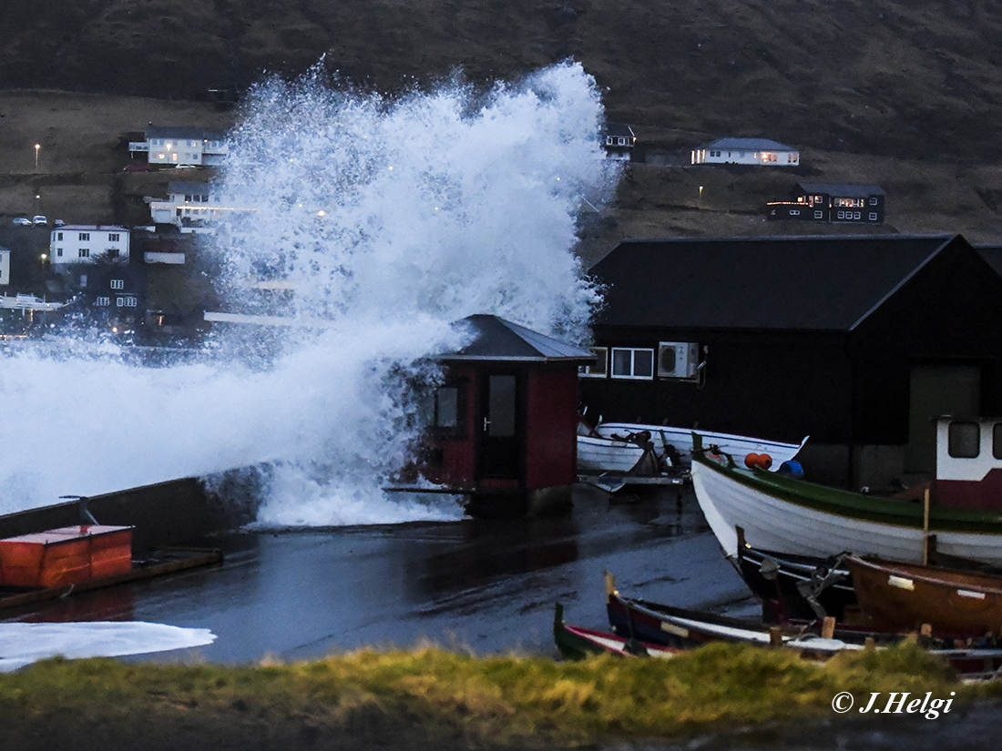CliCNord's tweet image. “Faroe Islands and climate change adaptation - securing remote communities against future storms” is the focus of a just-published policy brief from @CliCNord’s Faroese case. Find it in English and Faroese at clicnord.org/publications
#kbhprof #katrisk #nordforsk #cope_ku