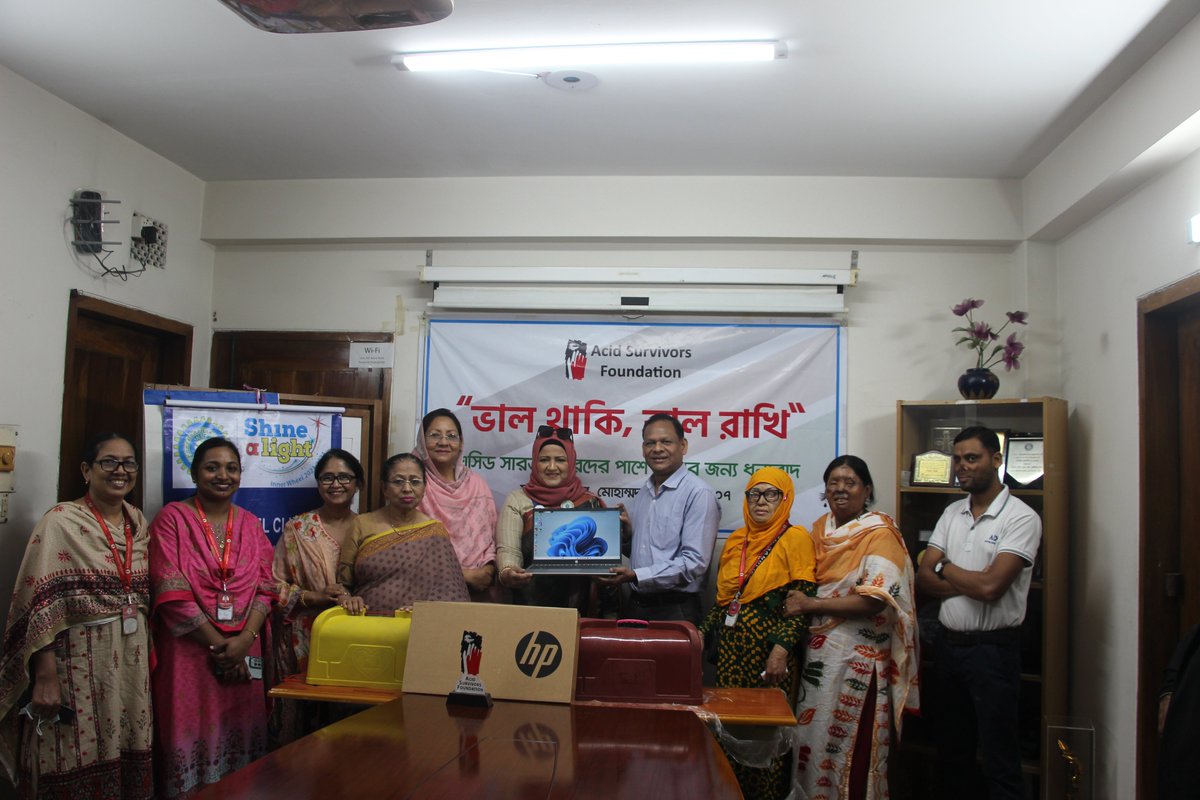 BD_ASF's tweet image. On April 3, 2024, the Inner Wheel Club of Dhaka North West exhibited generosity by donating two sewing machines to the acid survivors will assist them in their income generation. 

Read More: acidsurvivors.org/inner-wheel-dn…