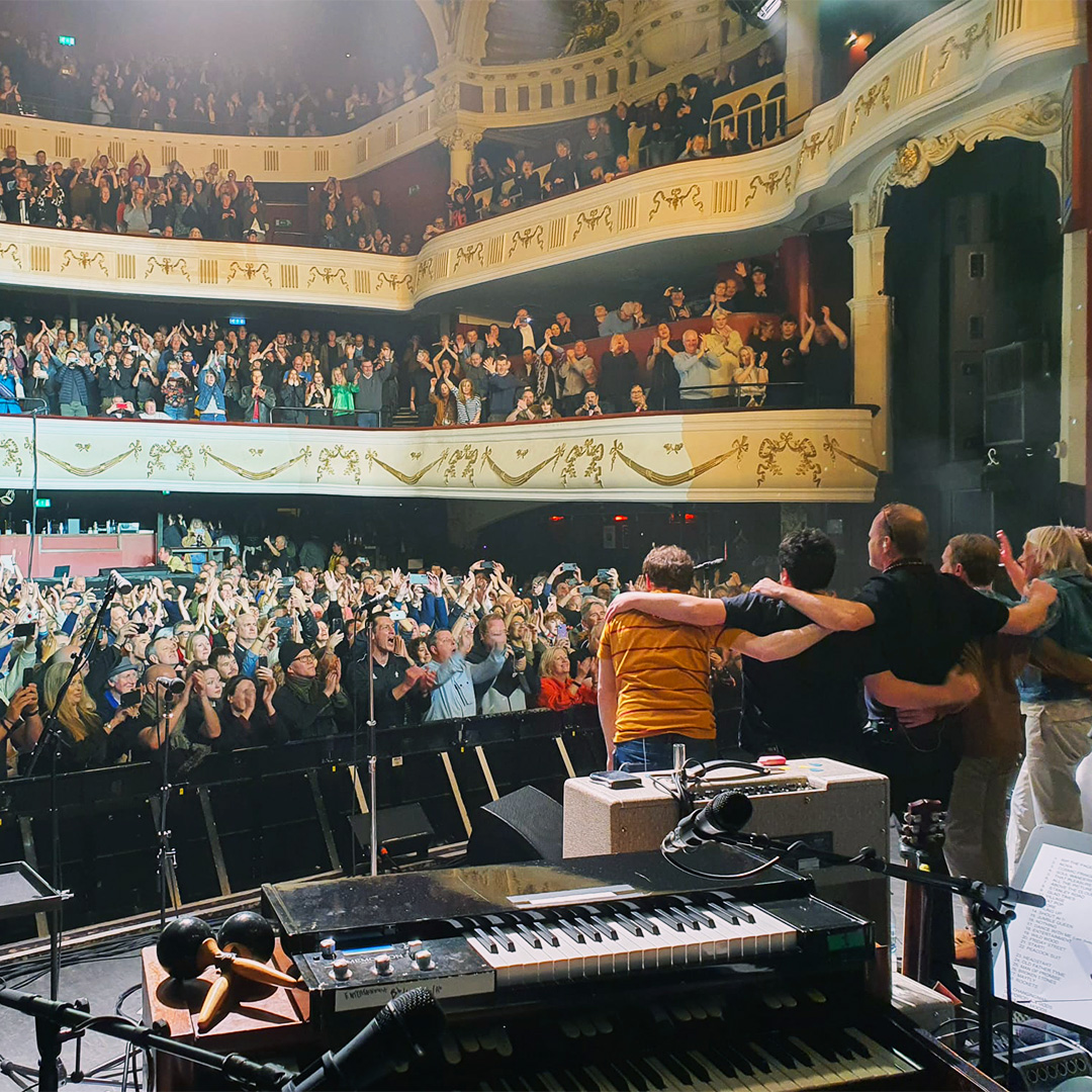 What a start to the tour! Shepherd's Bush Empire, you were amazing. Shout out to the legend Mick Talbot and @LiamBailey, who as Paul says 'is a bit fucking brilliant'. You'll see him on the next leg of the UK tour.