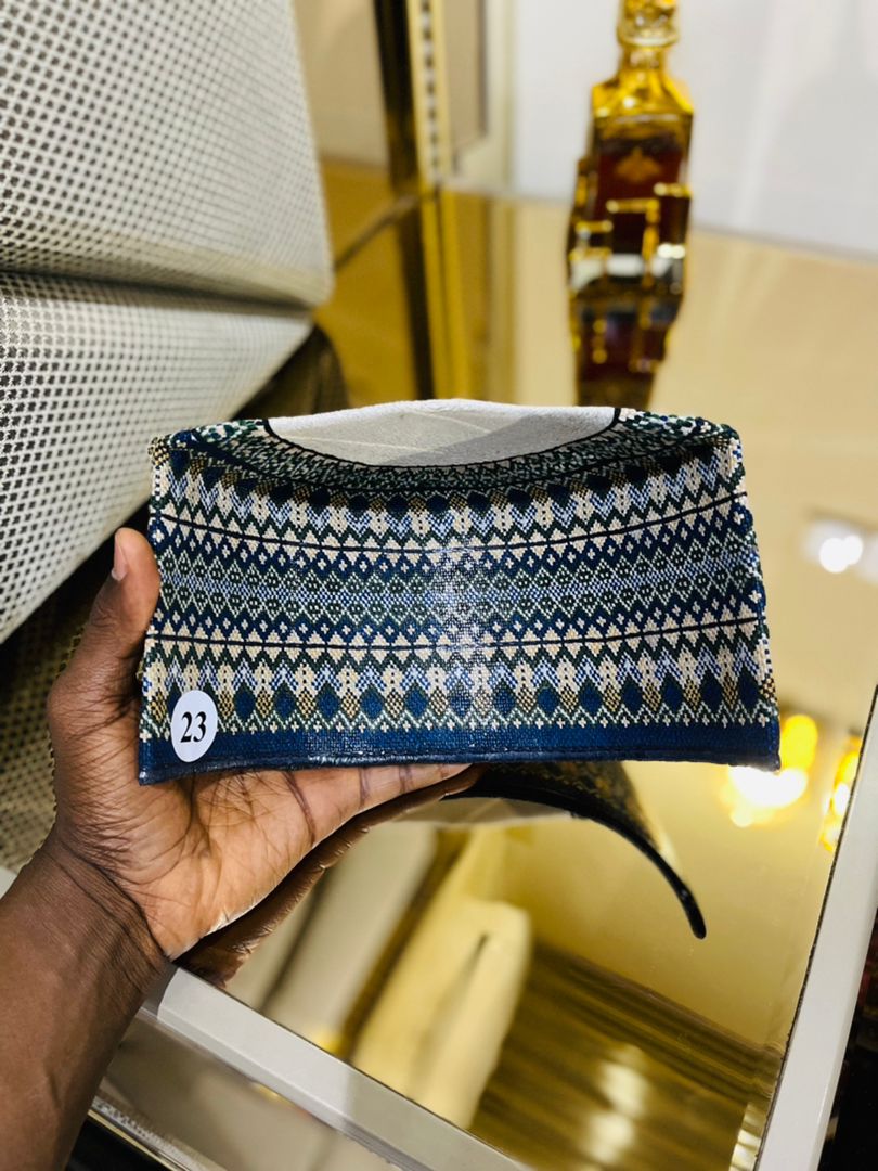 UrsAbdulRAUPH's tweet photo. Anon , buy these two caps for me
Available π₯π₯π₯π₯
Worldwide Delivery πππ
DM/whatsapp/call 09128227042
#Dubai #kano #Nigeria #fashion #arewaweddings #arewapeople
#veils #beautiful #northernblog #caps #northernhibiscus #notherncaps #hausacaps #tangaran #tangarancaps # https://t.co/wEmY4ctR4h