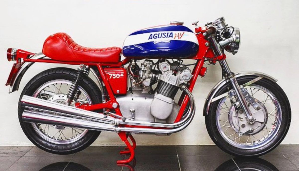 What do you like and dislike about the design of this MV Augusta?
#classicbikeshows #classicbike #classicmotorbike #classicmotorcycle #motorcycleclub #motorcyclelife #classicbikers #classicmotorbikes #classicmotorcycles