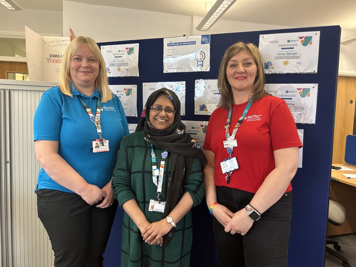 Members of our team are taking part in the #NHSRamadanChallenge by coming together in support and allyship for colleagues observing the Holy month of Ramadan🌙✨

Colleagues are fasting from 4.56am to 7.41pm today

Ramadan Mubarak to you all

@NHSMuslimNet