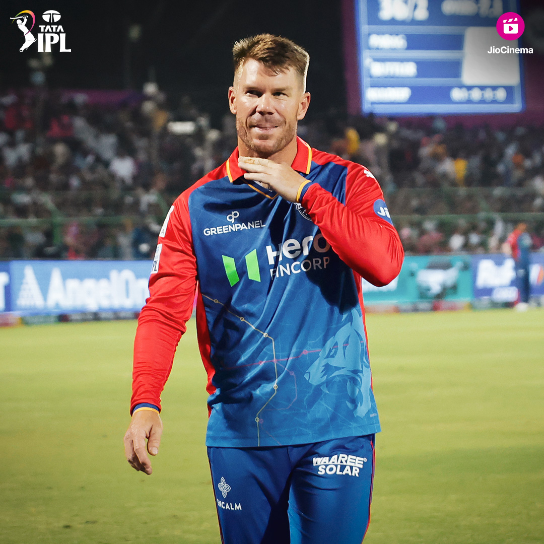IT'S CONTEST TIME! 🚨 Suggest a song that suits David Warner 👀 The best answer according to us will stand a chance to win a signed #DelhiCapitals bat 🤩 Follow us, RT this post and reply with #IPLonJioCinema ❤ *T&C's Apply