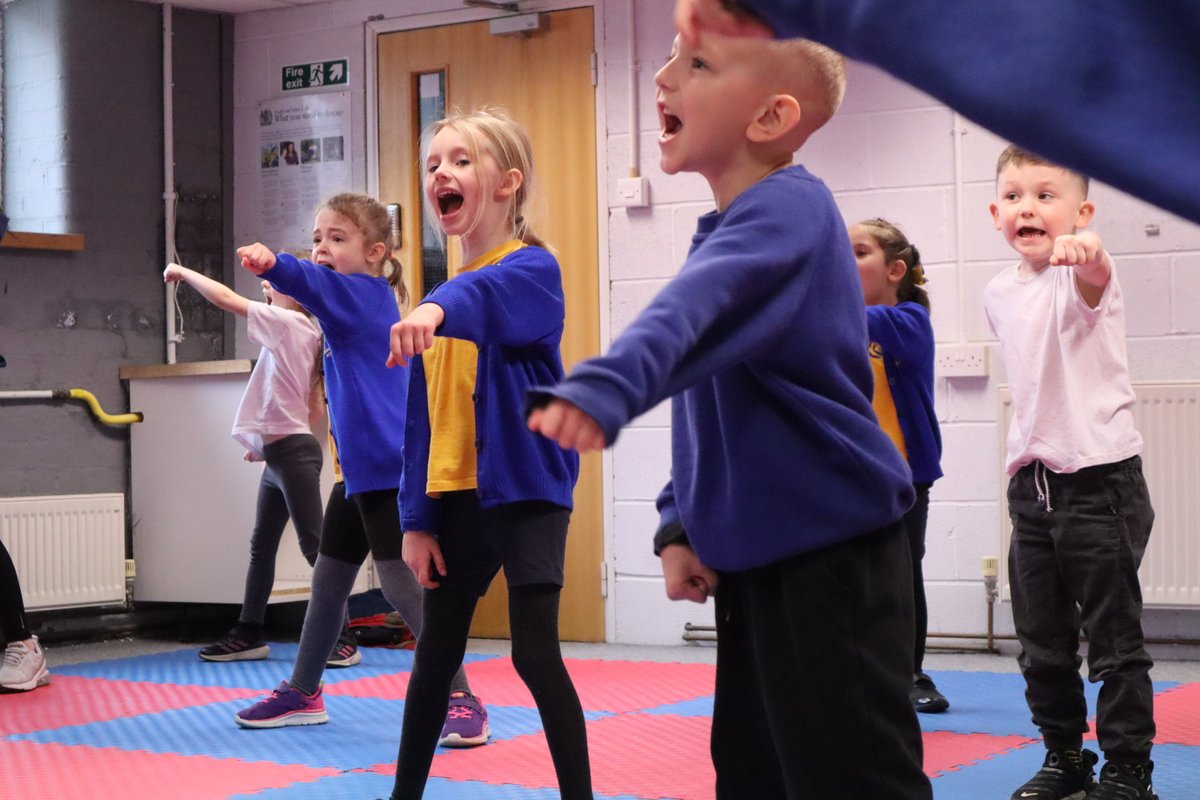 🥋Last week, 60 children from the Central cluster took part in Martial Arts training! Less-active children from 8 schools within Central Lancashire come together to learn new skills and build confidence! @ActiveLancs @SPARNorthEng