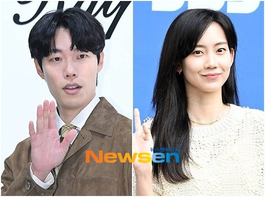 tang__kira's tweet photo. Ryu Junyeol dan Shin Hyunbeen mulai syuting film 'Revelations'

Ingin membangun gereja baru di kota kecil, kehidupan seorang pastor berubah drastis ketika mengetahui salah satu pengunjung gerejanya merupakan mantan kriminal.

Ryu Junyeol berperan sebagai pastor sedangkan Shin Hyunbeen akan memerankan detektif yang mengikuti gerak gerik sang pastor.

Diadaptasi dari Kakao Webtoon karya Yeon Sangho dan Choi Kyuseok.

Karya sutradara Yeon Sangho (Train to Busan).
https://t.co/94iqlVJemR