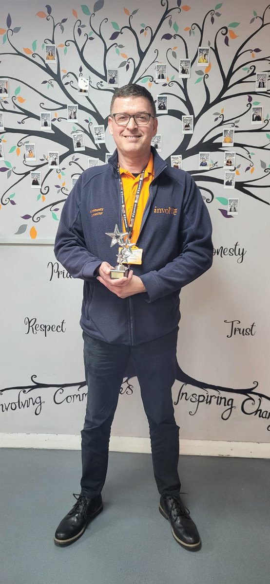 One of our Community Connectors recently won our quarterly Colleague Recognition Award! 👏 His colleagues had some lovely remarks about how supportive and passionate he is about his role in the community! Keep up the good work! 🧡