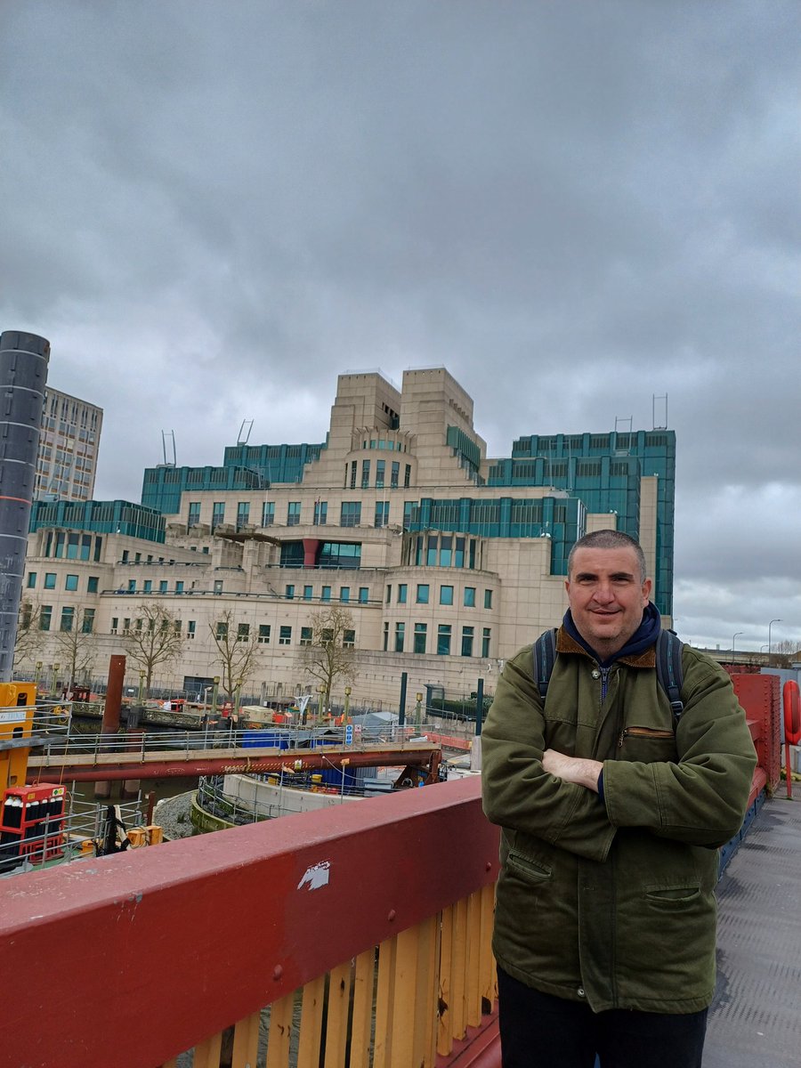 mihaylov_iliya's tweet photo. MI6 is watching you 👀
#SecretIntelligenceService https://t.co/fxJbeYPHD3