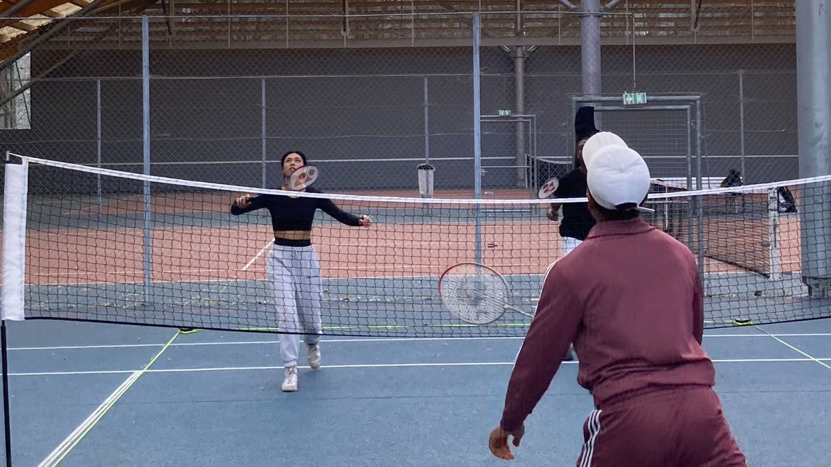 📸 RETOUR EN IMAGES 📸 Initiation au badminton 🏸 Le 19 mars 2024, 21 jeunes ont pu : 👉 S'initier au badminton 👉 Disputer quelques matchs entre eux·elles Merci à la Fédération Française de Badminton 👏 #marathondessports #badminton #sport #jop2024 #jeunes