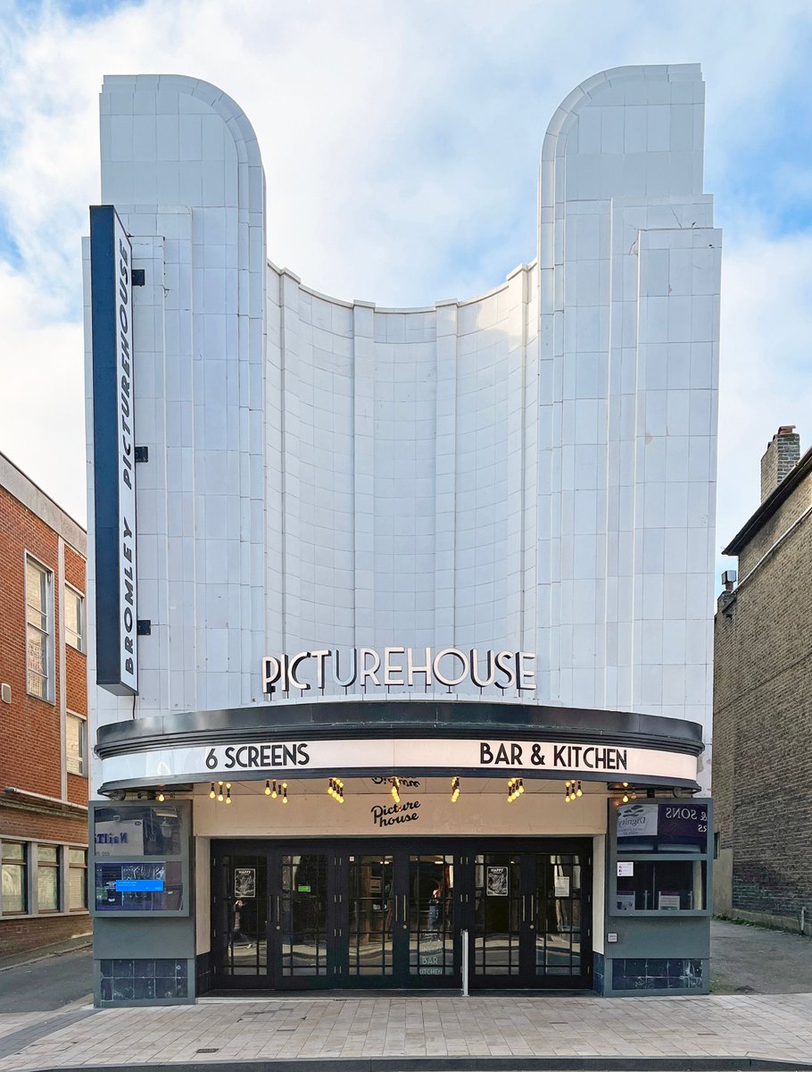 Former Odeon Cinema, Bromley 1936 George Coles One of many art deco cinemas in our new guidebook Modernism Beyond Metro-Land, sign up for your copy here ⬇️🎞️🍿🎬 buff.ly/3Ojwq6H