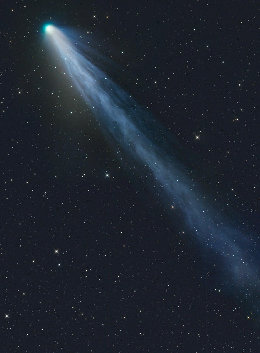 Strong gusts of wind, comet at 11° altitude - but very good transparency
Comet 12P/Pons-Brooks
Location: Martinsberg, Lower Austria
Courtesy Gerald Rhemann.