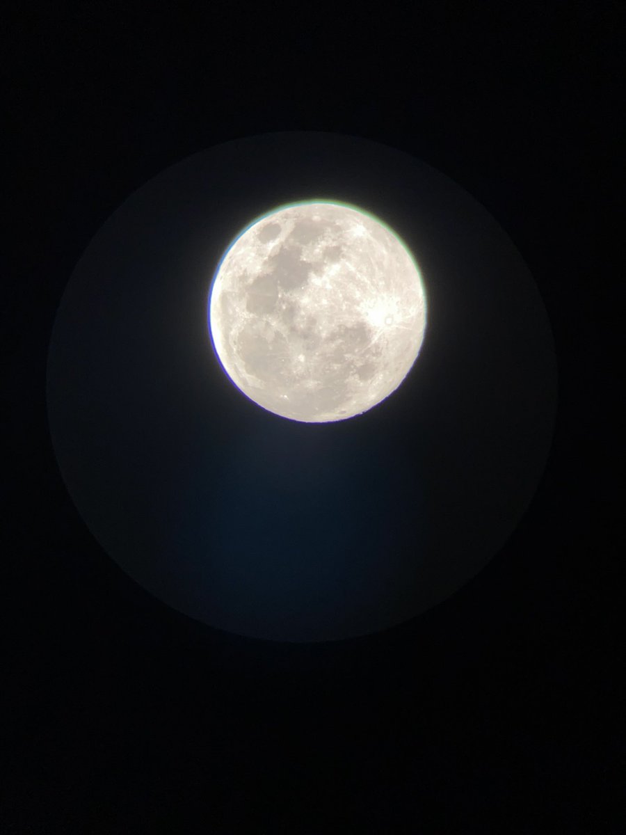 Thanh minh trong tiết tháng ba
Lễ là tảo mộ hội là đạp thanh
Gần xa nô nức yến oanh
Chị em sắm sửa bộ hành chơi xuân

P/s: ở đâu chơi xuân chớ ở Sài Gòn nóng quá là nóng 😅