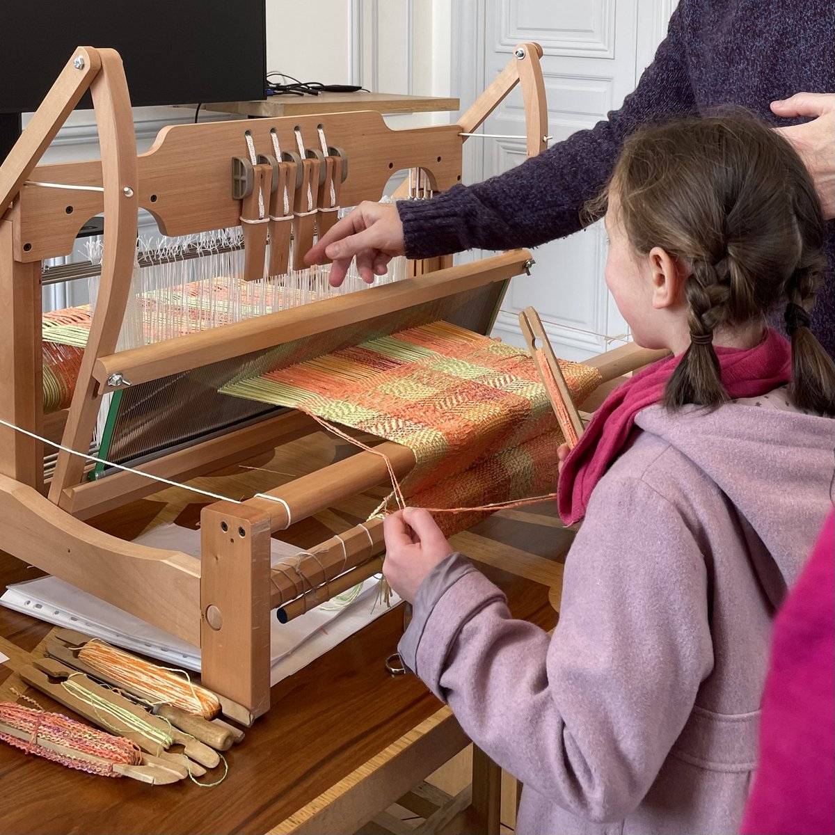 #metiersdart Des <a href="/JEdMAofficiel/">Journéesmétiersd'art</a> placées sous le signe de la soie 🪡 Rencontre avec la maison lyonnaise Brochier, expos de créations textiles, atelier tissage...
Pour inaugurer ces festivités et présenter le Campus, nous avons accueilli ce matin Frédéric Rose <a href="/Prefet78/">Préfet des Yvelines 🇫🇷</a>.