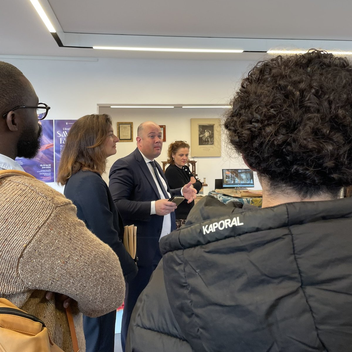 CMQVersailles's tweet photo. #metiersdart Des @JEdMAofficiel placées sous le signe de la soie 🪡 Rencontre avec la maison lyonnaise Brochier, expos de créations textiles, atelier tissage...
Pour inaugurer ces festivités et présenter le Campus, nous avons accueilli ce matin Frédéric Rose @Prefet78. https://t.co/78AtFC5TMc