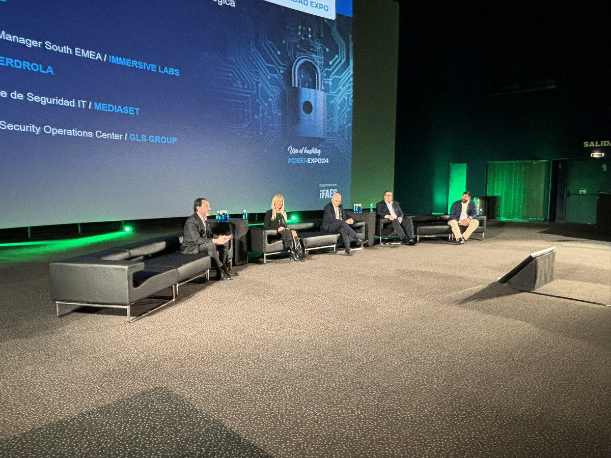Retomamos las mesas redondas en #CiberExpo24: CYBER INTELLIGENCE. La planificación estratégica como mejor arma de defensa. Modera: Ander Ortiz, CRO, <a href="/_Mnemo/">MNEMO</a>
