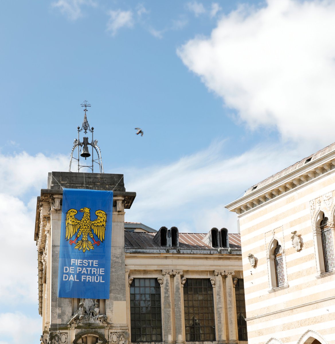 💙 Fieste de Patrie dal #Friûl

Anche quest'anno l’Ateneo celebra la ricorrenza del #3aprile, un'occasione per onorare l’#identità unitaria, plurale e dinamica da vivere tutti i giorni con consapevolezza e senza pregiudizi.