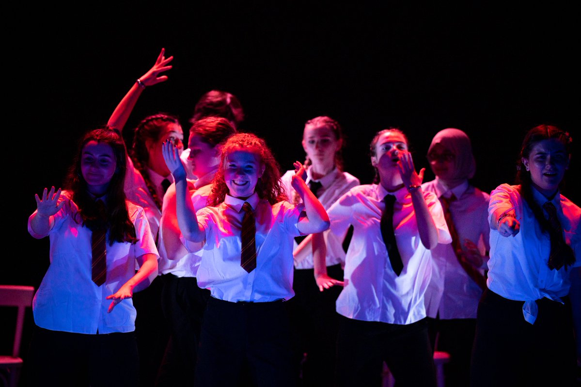 💥2️⃣0️⃣2️⃣5️⃣💥

Applications for Connections 2025 are now open!

Want to take part in Connections? Have a look at our website for more information and the application form.

nationaltheatre.org.uk/learn-explore/…