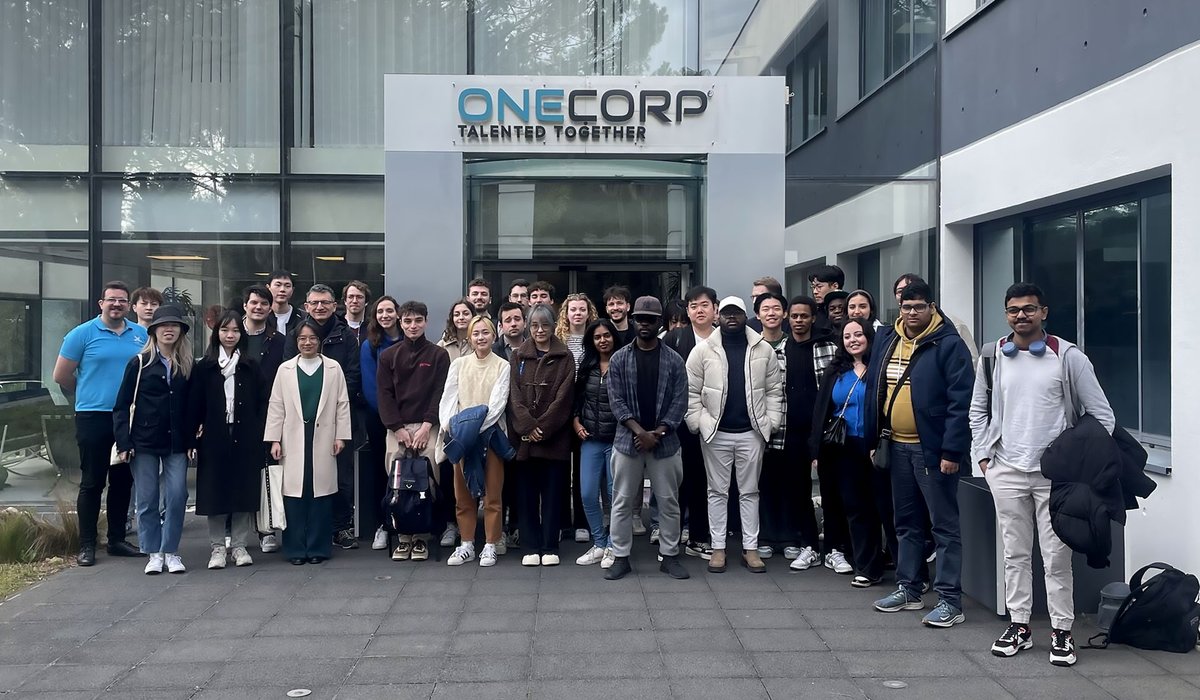 [ACTUALITÉ 🚀] Nos étudiants du MSc Artificial Intelligence & Business Transformation du campus de Paris ont participé à un Study Trip pour explorer leur domaine d'études à travers des visites d'entreprises de la technopole de Sophia Antipolis. ➡ fcld.ly/lvkupvq