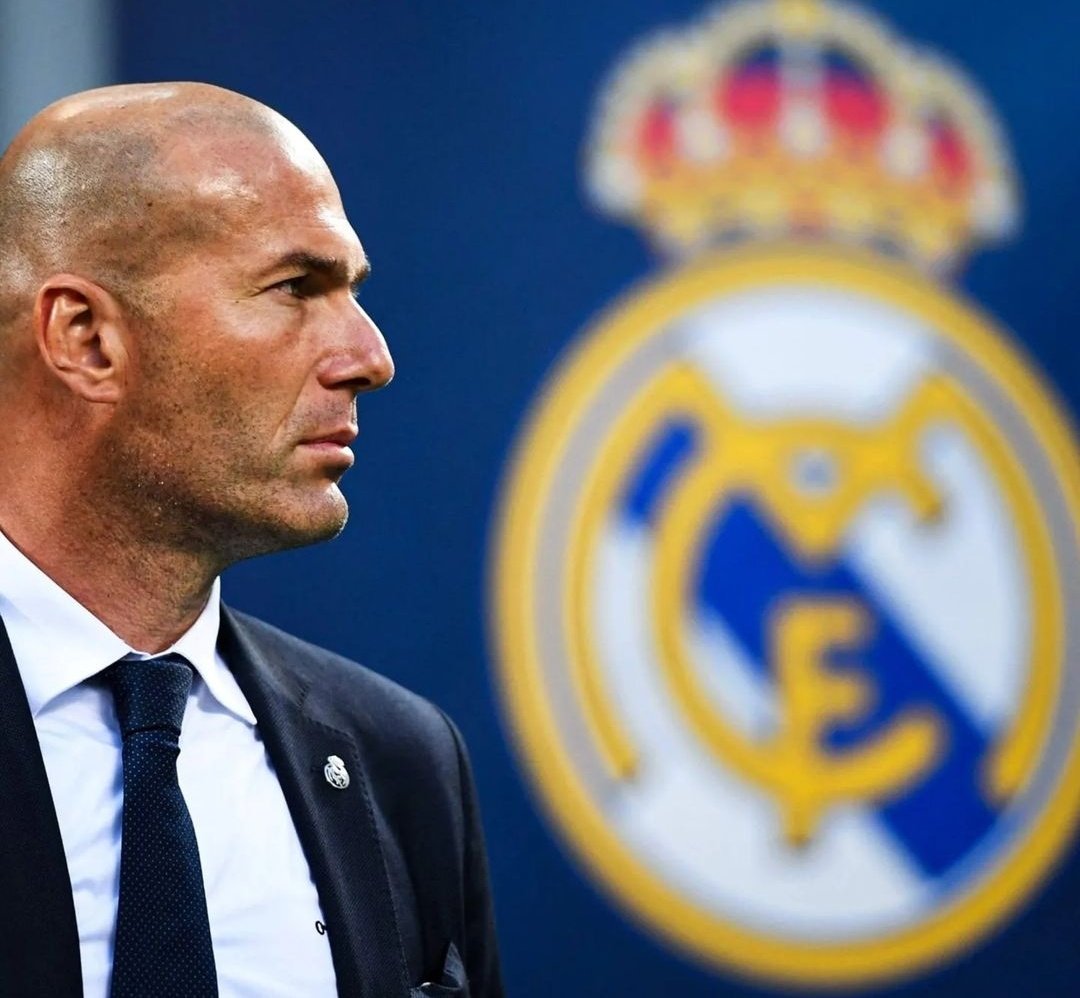 AdriRM33's tweet photo. • Nunca perdió en el Camp Nou
• Nunca perdió en el Wanda Metropolitano
• Nunca perdió en el Allianz Arena
• Nunca perdió una final como entrenador del Real Madrid (9/9)

Simplemente Zidane. 🤍 https://t.co/xWL6ibAAwz
