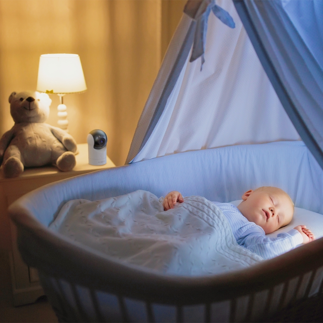 Does your baby prefer to sleep in the dark or with the lights on? 🌃👶 #ParisRhône #Baby #Babysleep