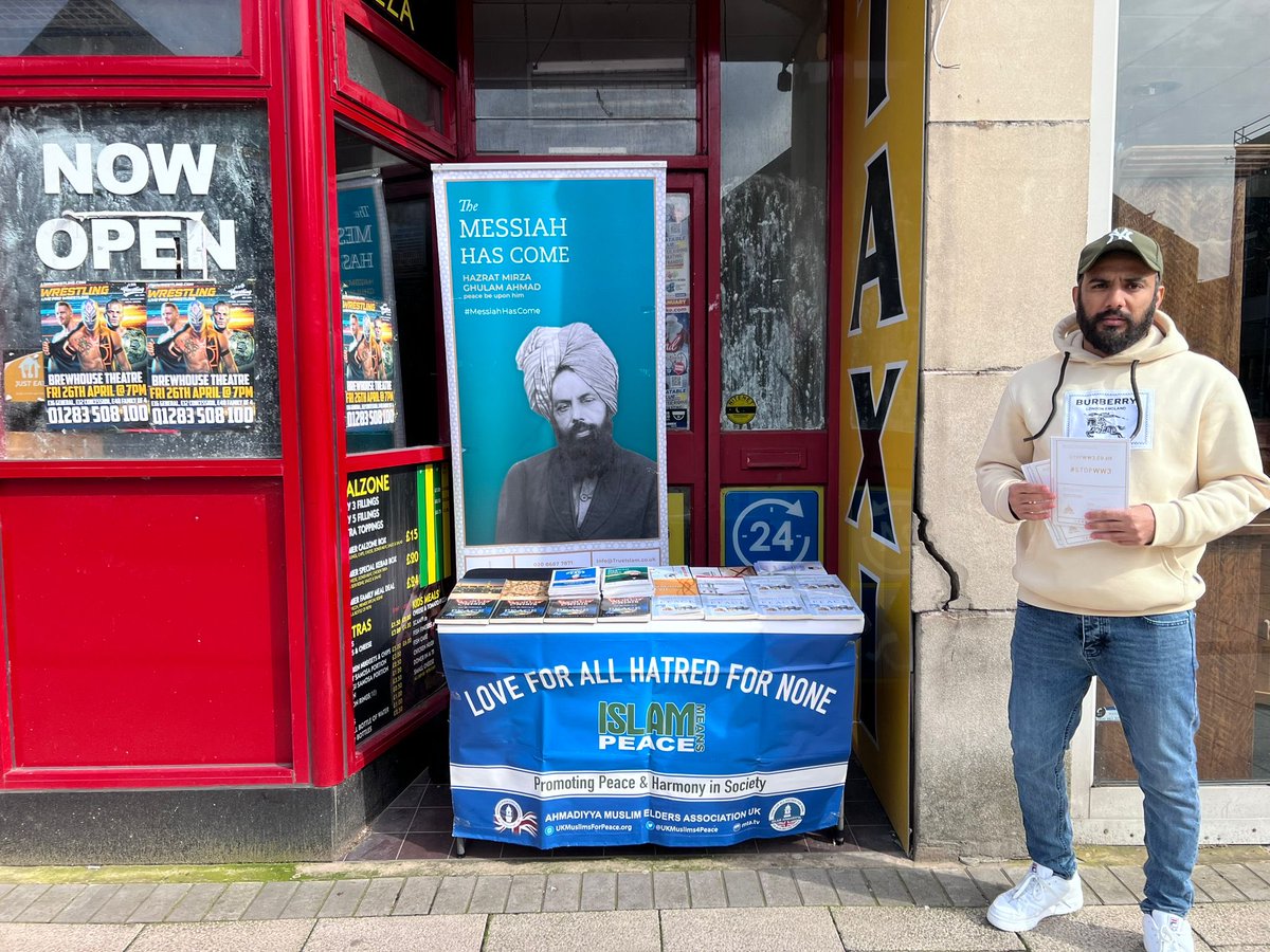 *Burton ⁦@AMEA_UK⁩ - bookStall in Burton Town Center 10 leaflets taken, A Christian man stop said that he was very upset to see all the hate against Islam lately. We met a Gambian man and he said he loved Ahmadiyya Muslim, they are good people ⁦@ukmuslims4peace⁩