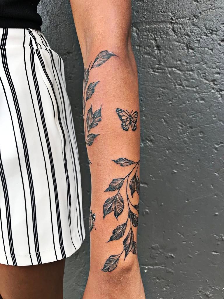 uncle_neloh's tweet photo. Don't forget that at Patricia &amp; Son's Tattoo Parlour, we're currently running a special for 2 small tattoos for R500 and 50%off on big Tattoos. Hit us up on WhatsApp for Bookings on :0817471775, we take DM's 📩 aswell. Thank you for your support. https://t.co/QjvUSdzeBu